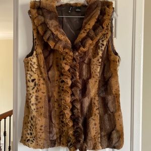 Classy Faux Fur  Cheetah Print Jacket/Vest size Large